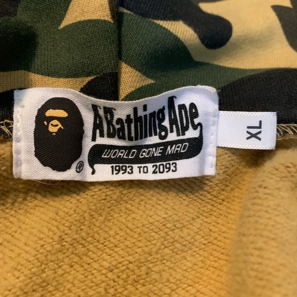A Bathing Ape windstopper - Picture 3 of 8